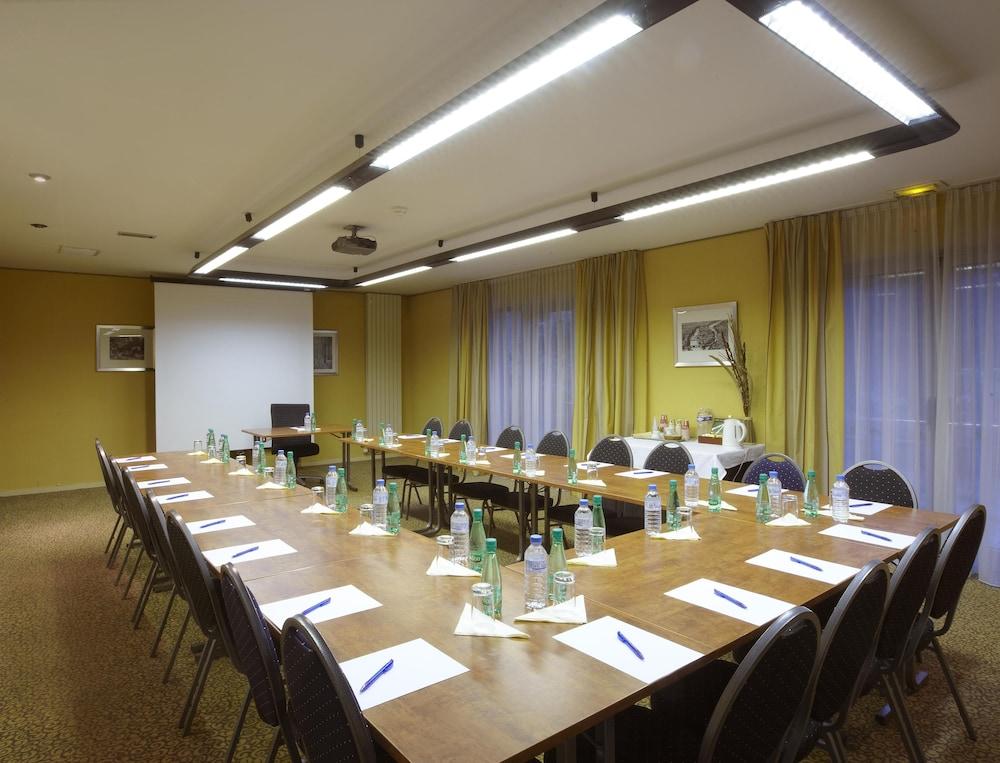 By Marriott Didot Montparnasse Paris